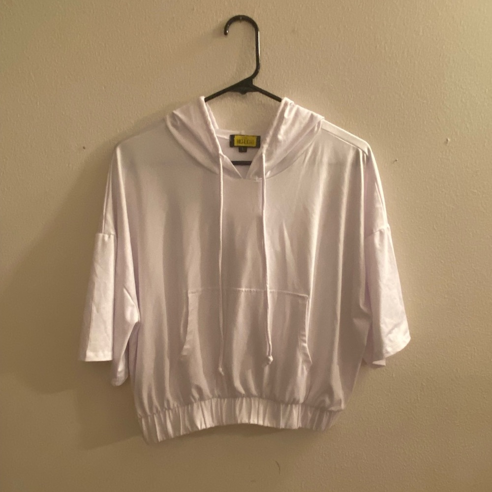 Top & Shorts - Picture 4 of 9